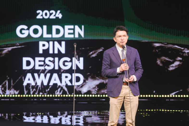 1734331428276871.jpg 14|泰国Hanabitate Architects为清迈大学设计的《兰那稻米研究中心》获得大奖,设计团队赴台领奖。.jpg